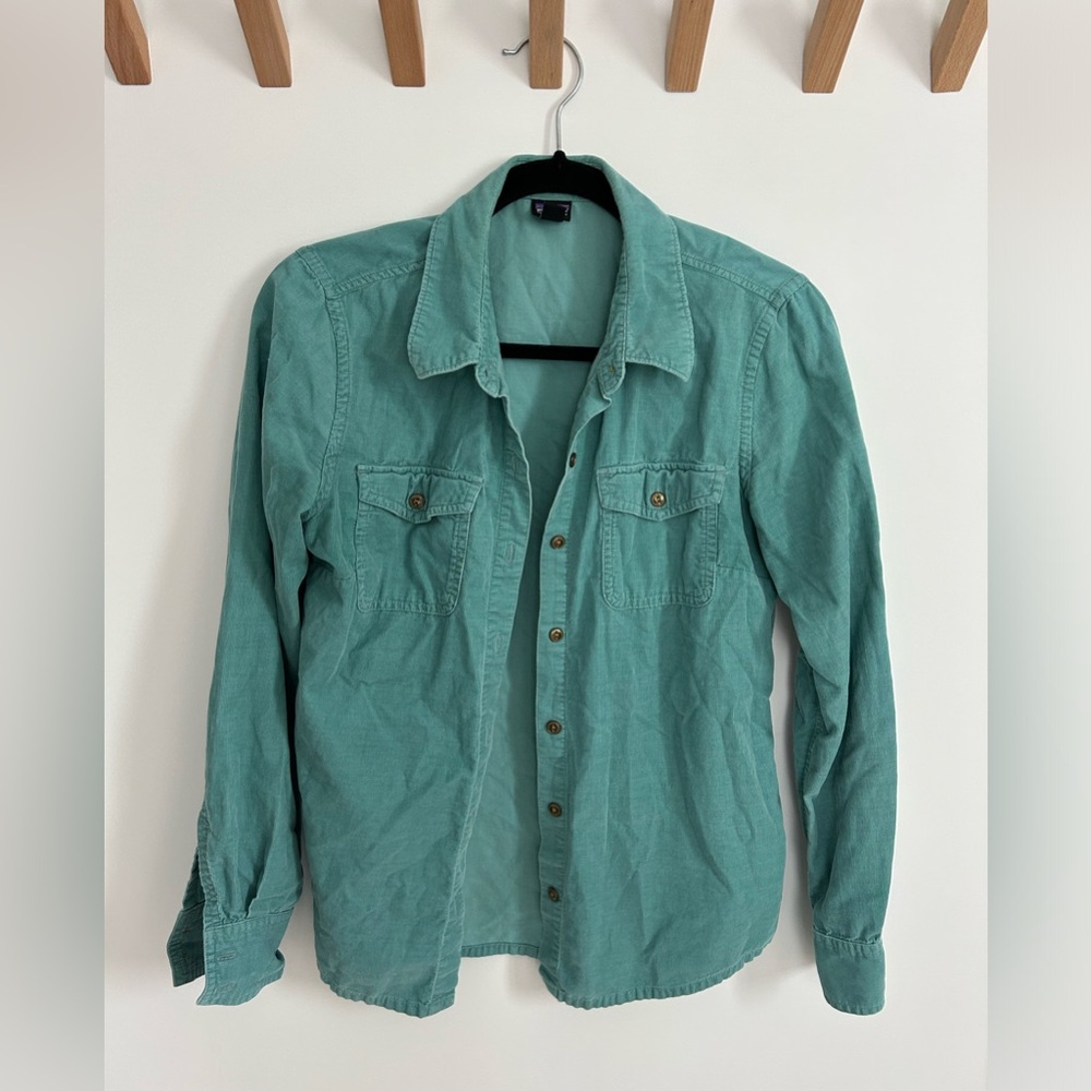 Patagonia button down long sleeve shirt